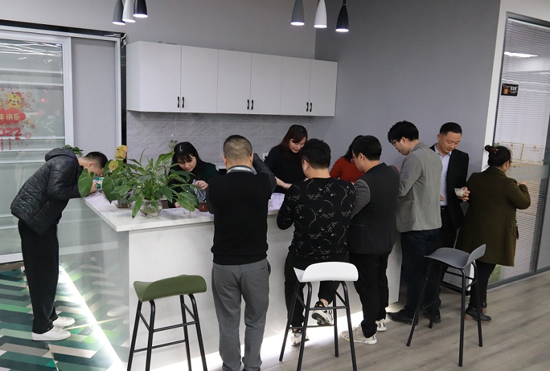 冬至湯圓餃子情，華邦瀛溫暖一家親